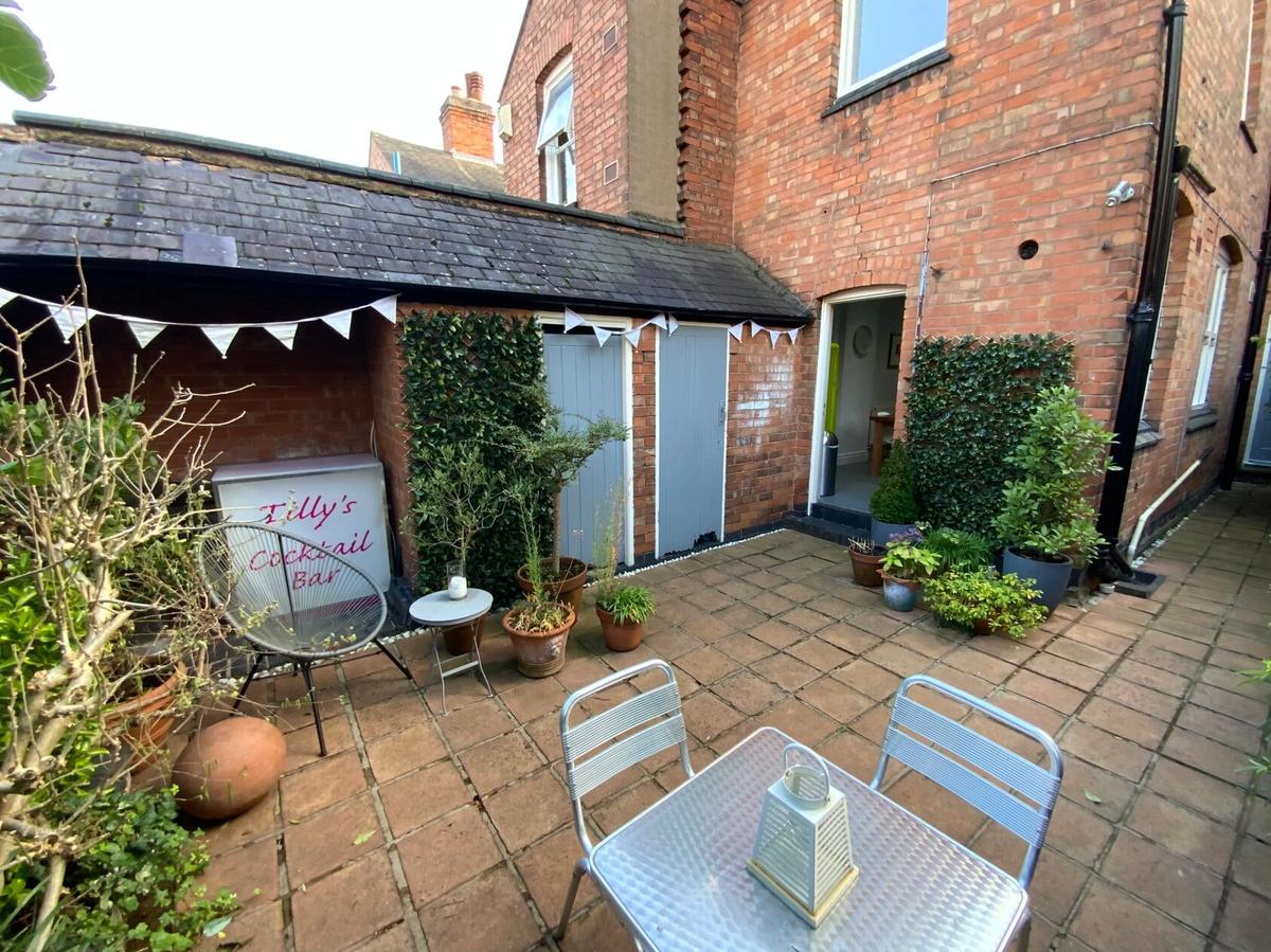 6 bedroom house for rent Stretton Road Leicester, LE3 6BL UniHomes