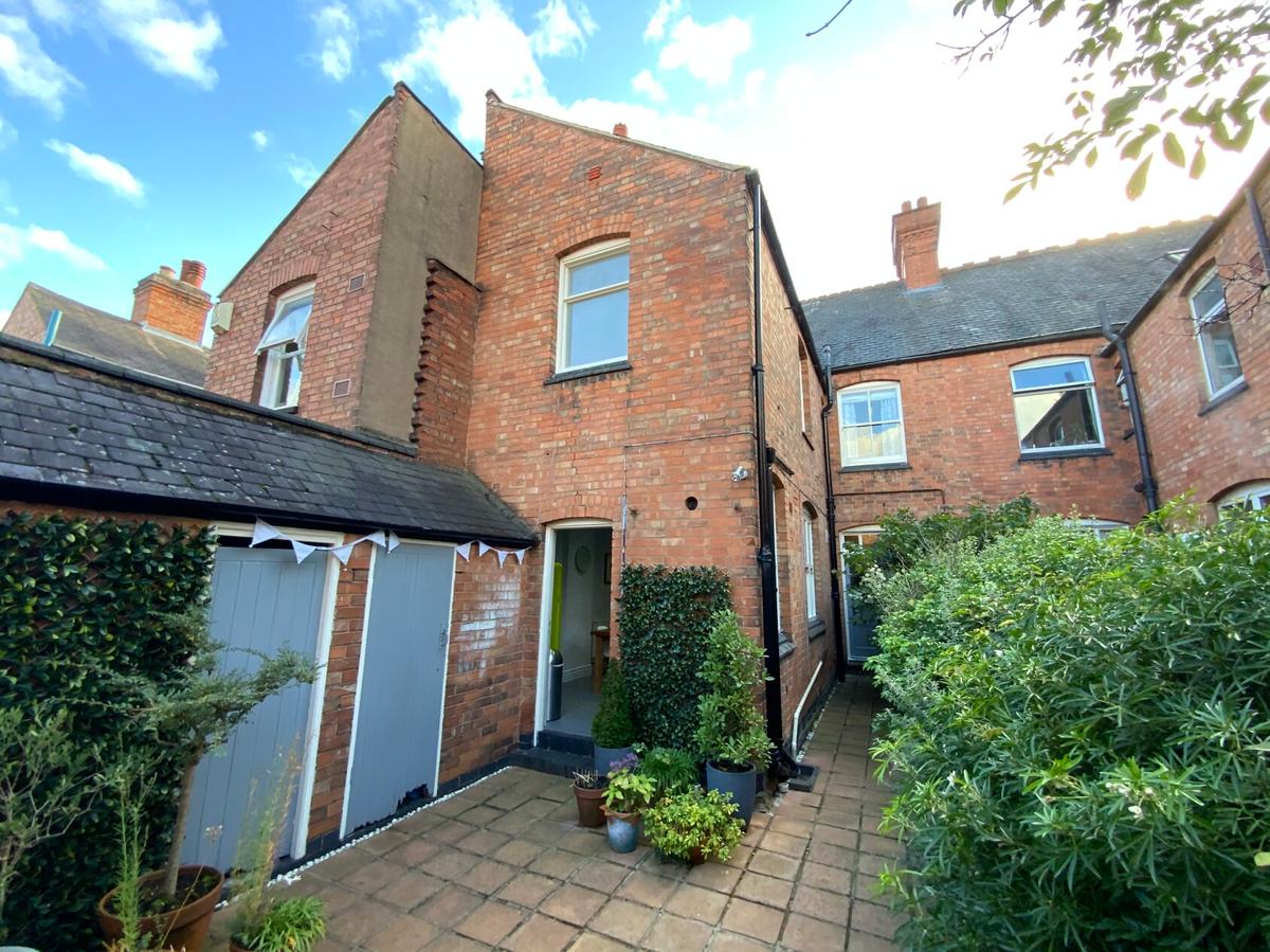 6 bedroom house for rent Stretton Road Leicester, LE3 6BL UniHomes