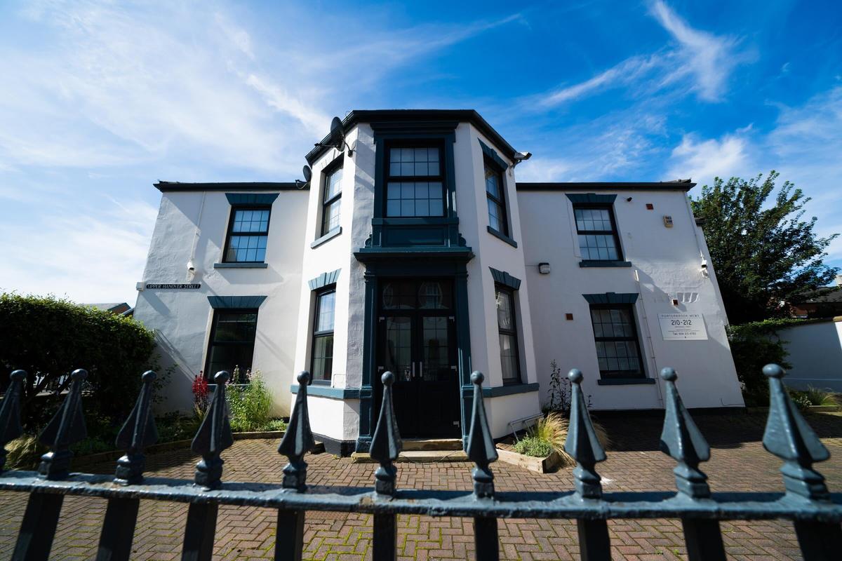 4 bedroom apartment for rent Broomhall Street, Sheffield, S3 7SQ UniHomes