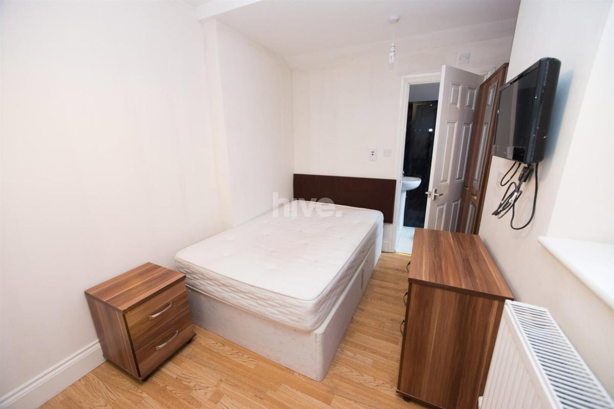 3 bedroom apartment for rent Stratford Road, Newcastle, NE6 5AS UniHomes