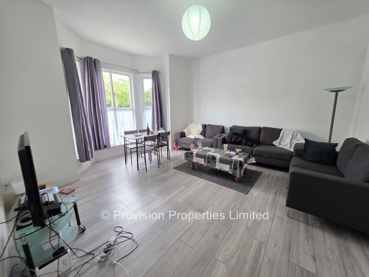 6 bedroom house on Brudenell Road Leeds, Hyde Park, Leeds
