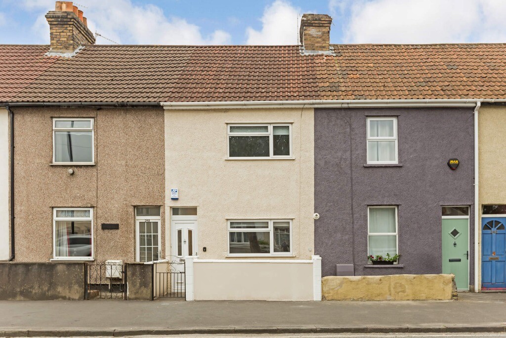 4 bedroom house for rent Southmead Road Horfield, Bristol, BS10 5EN