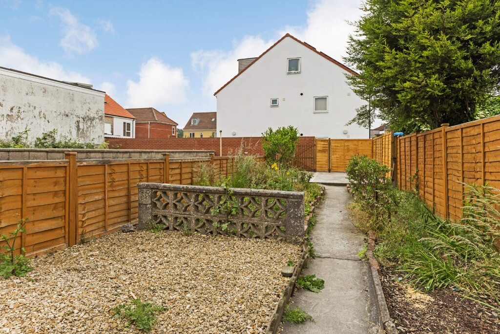 4 bedroom house for rent Southmead Road Horfield, Bristol, BS10 5EN