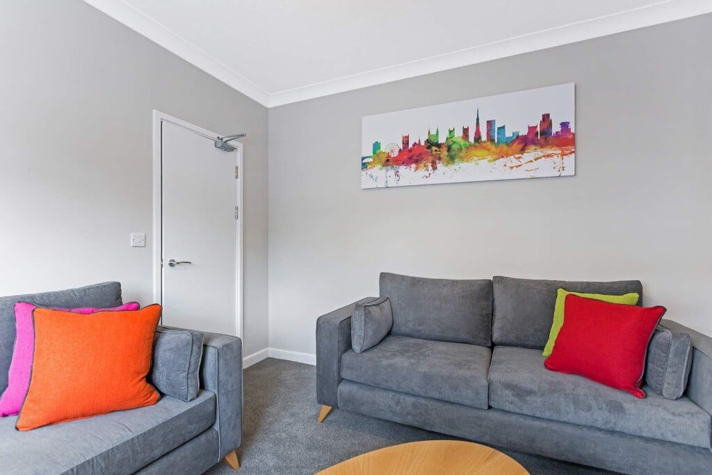 4 bedroom house for rent Southmead Road Horfield, Bristol, BS10 5EN