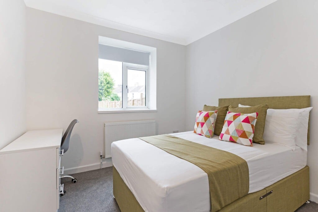 4 bedroom house for rent Southmead Road Horfield, Bristol, BS10 5EN