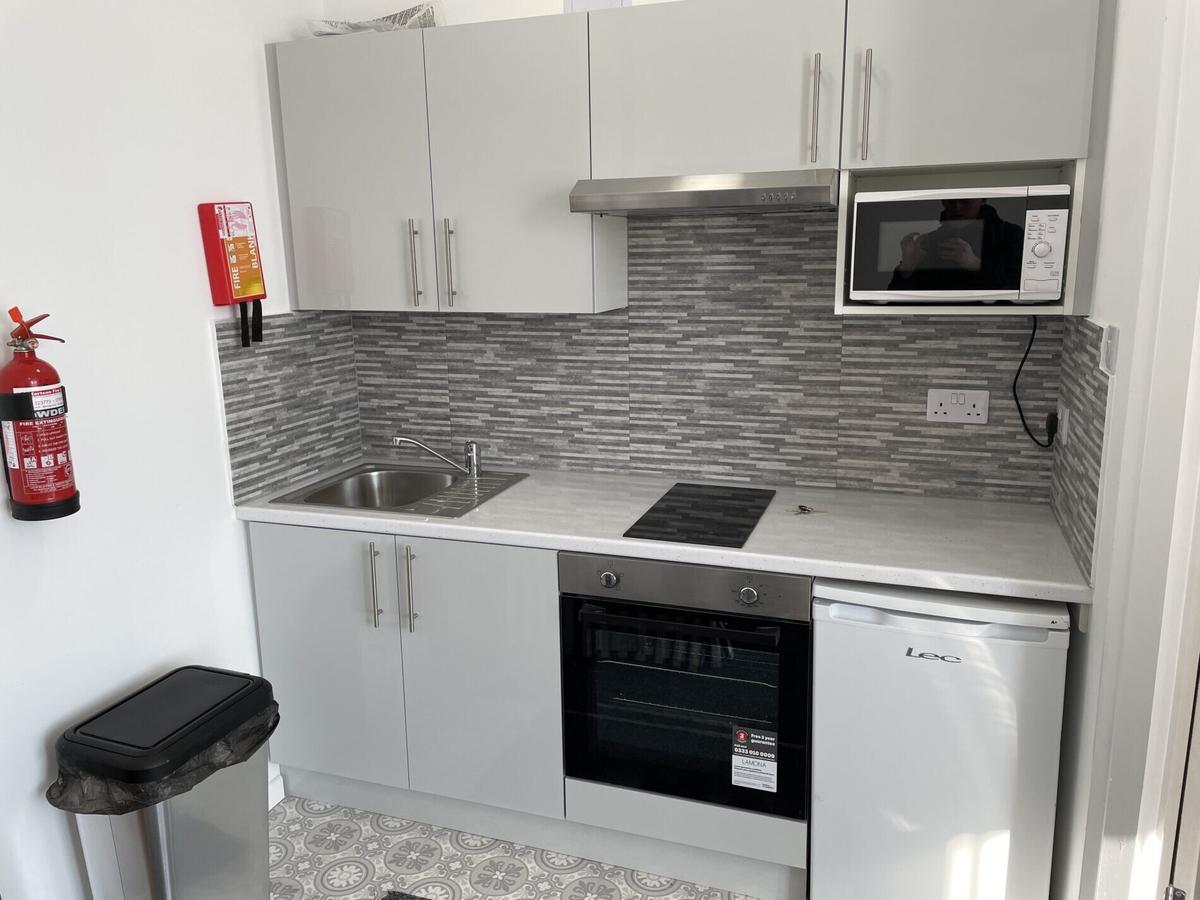 1 bedroom apartment for rent Brynmill Crescent Brynmill Swansea, SA2