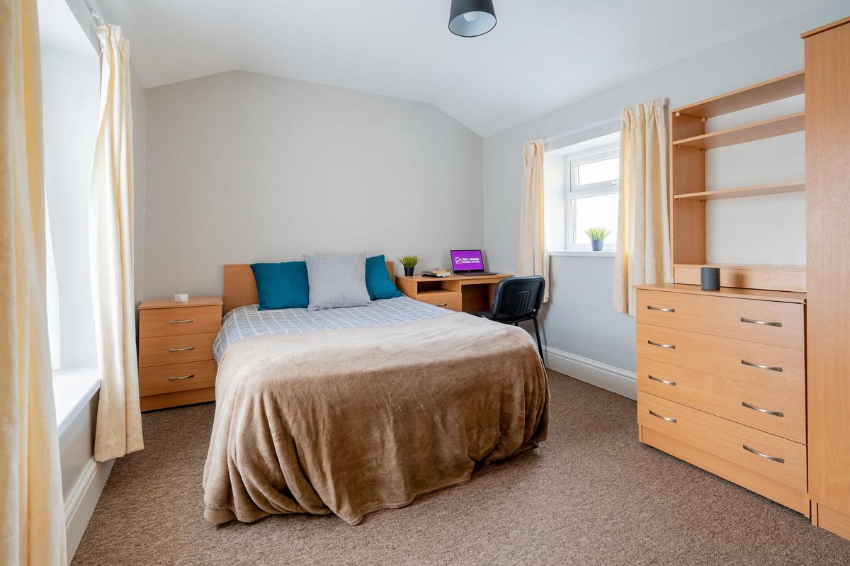 4 bedroom house for rent Western Street, Swansea, SA1 3JU UniHomes