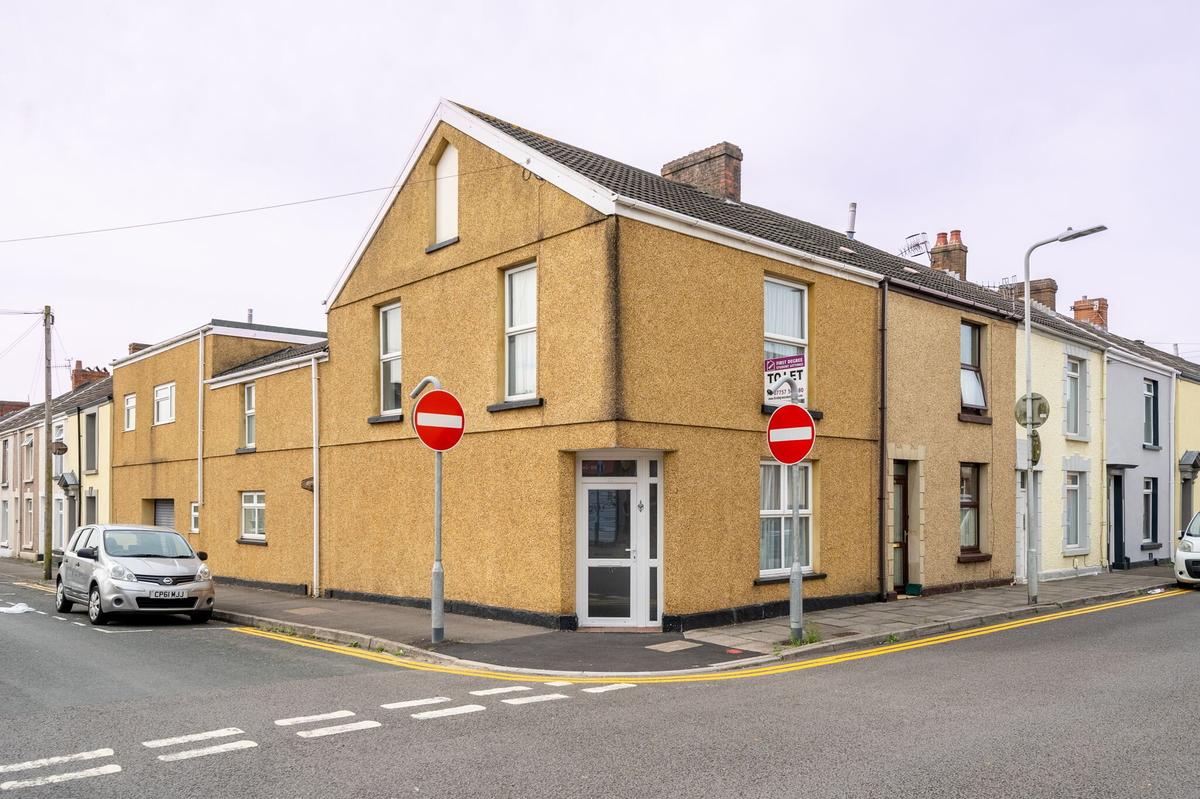 4 bedroom house for rent Western Street, Swansea, SA1 3JU UniHomes