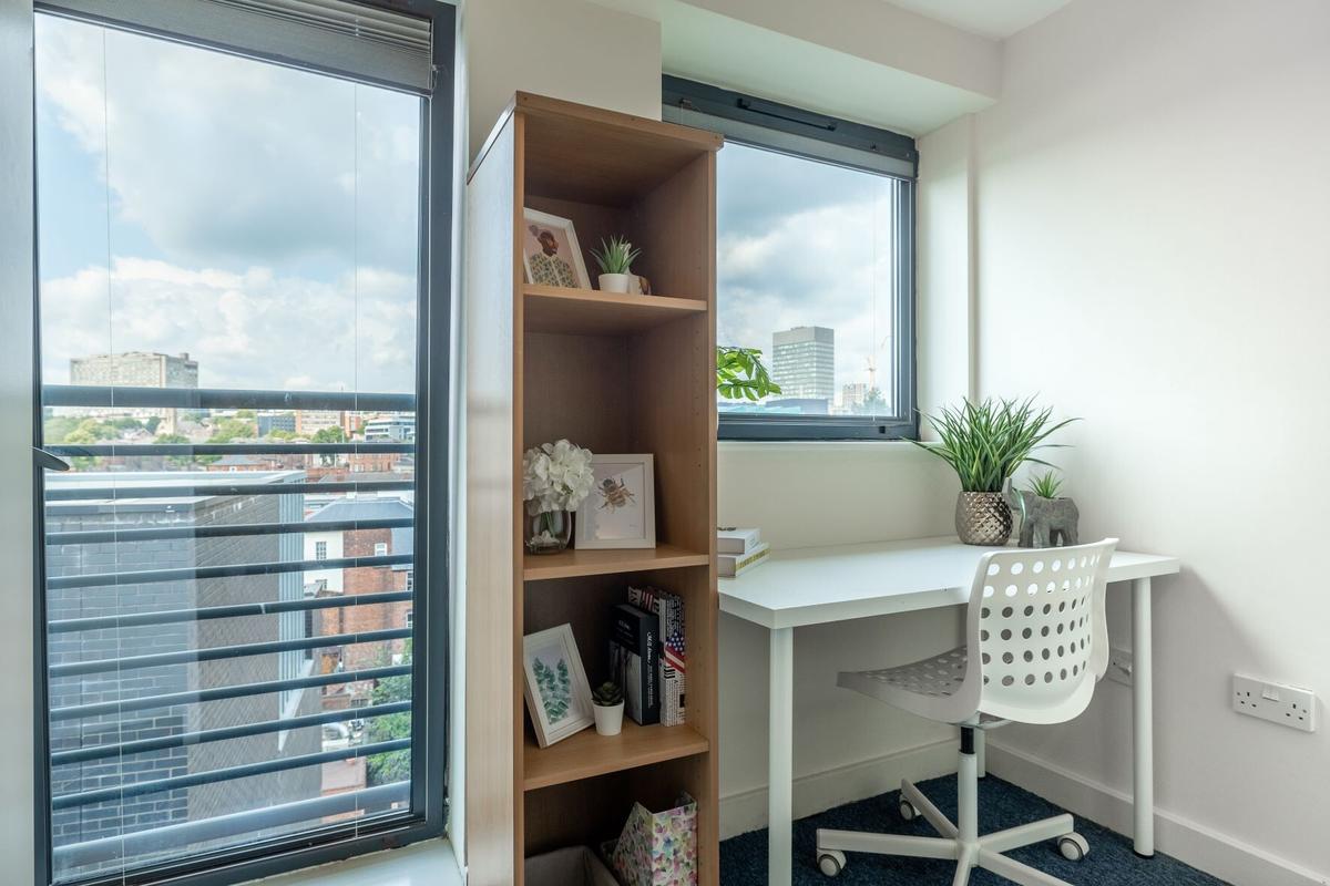 7 bedroom house on Regent Terrace, City Centre, Sheffield