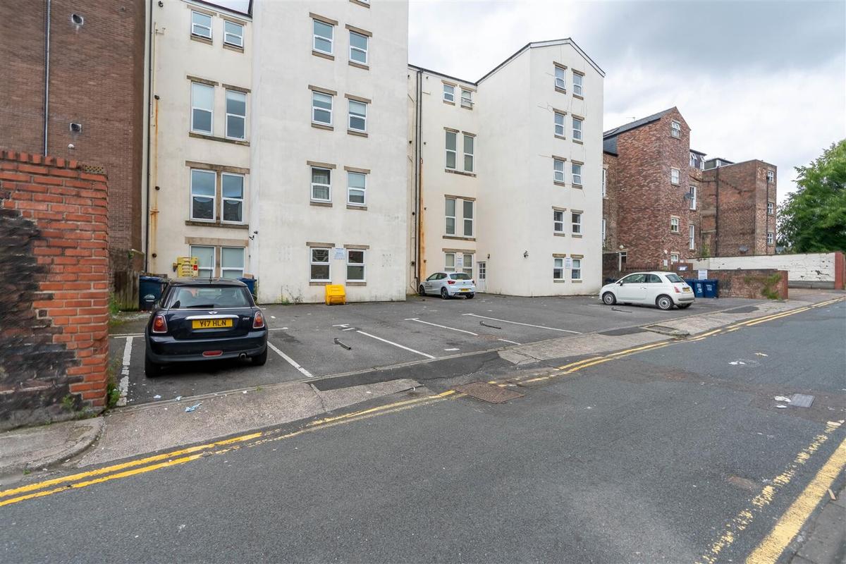 3 bedroom apartment for rent Osborne Terrace, Newcastle, NE2 1NE UniHomes