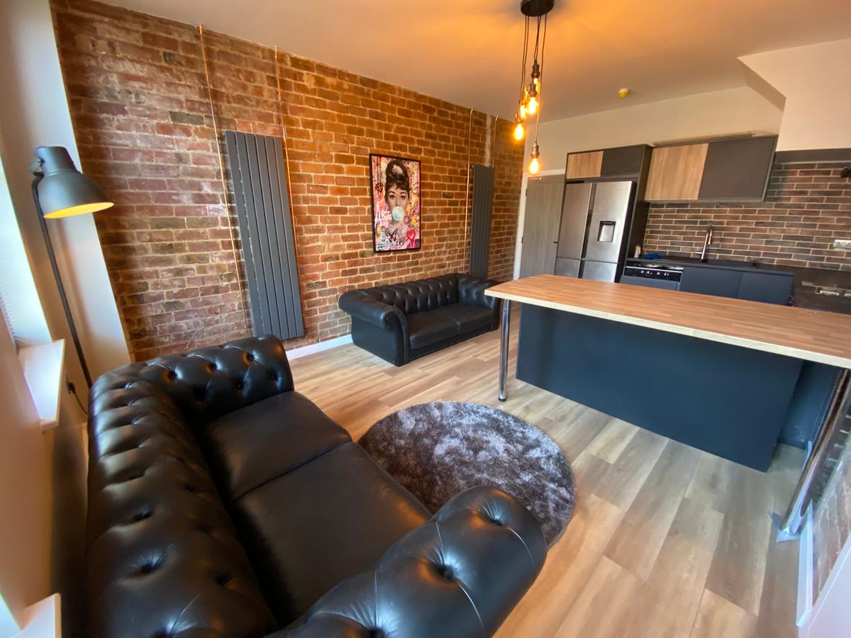 4 bedroom apartment for rent Otley Road, Leeds, LS6 3AB UniHomes