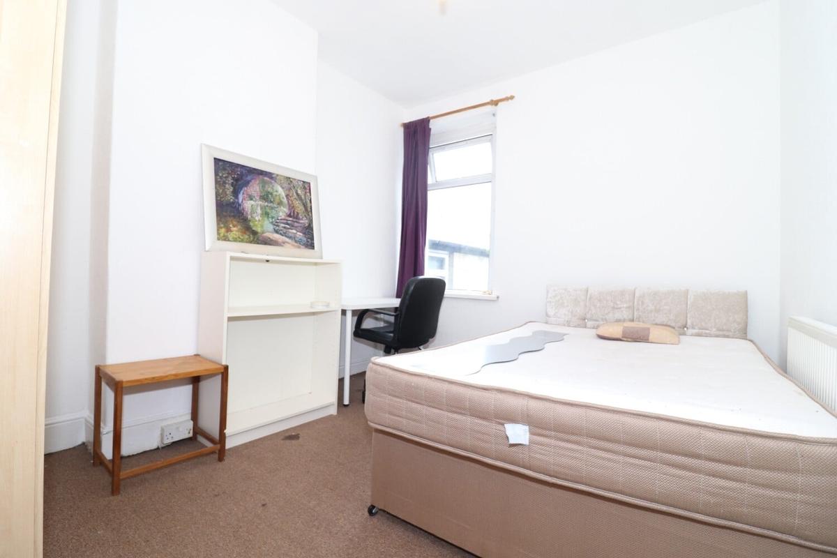 3 bedroom apartment for rent Whitchurch Road, Cardiff, CF14 3LX UniHomes