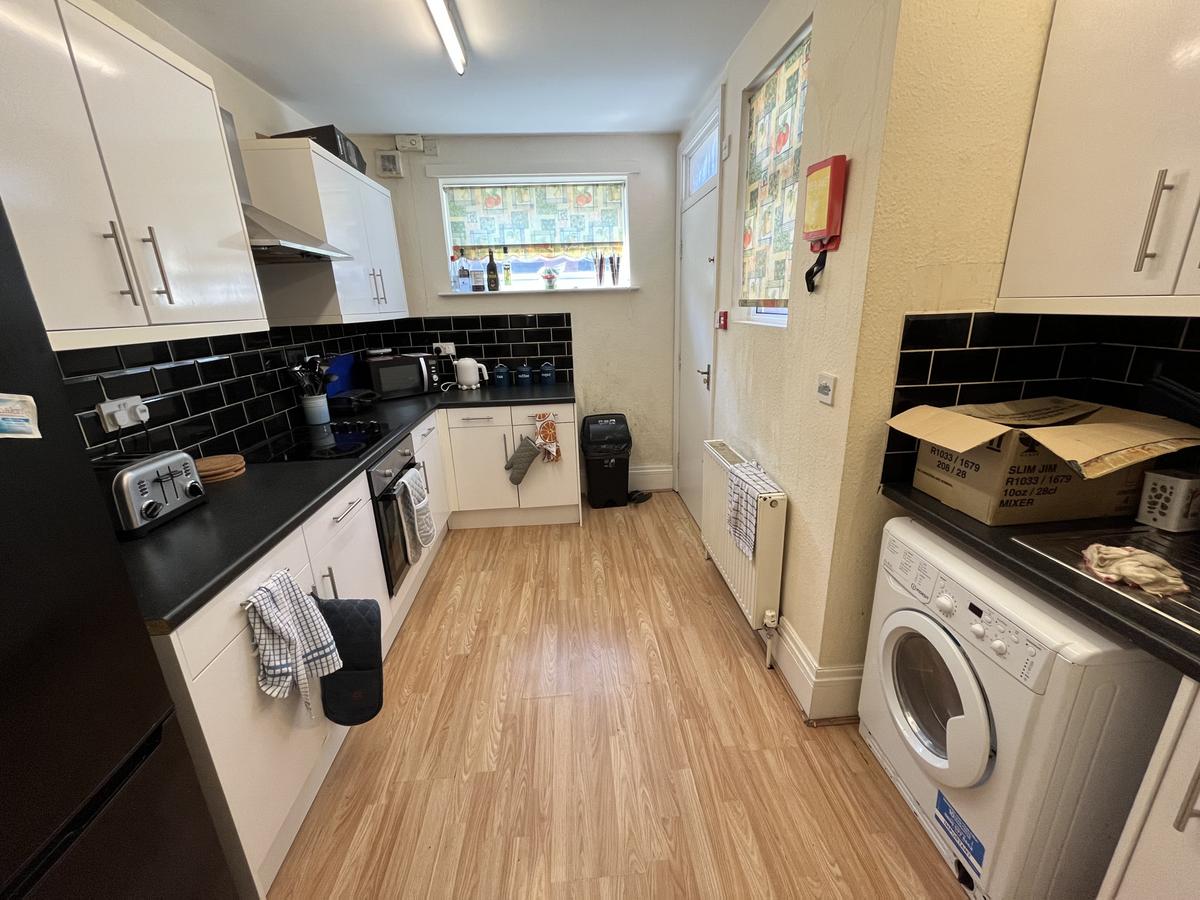 6 bedroom house for rent Headingley Mount, Leeds, LS6 3EW UniHomes