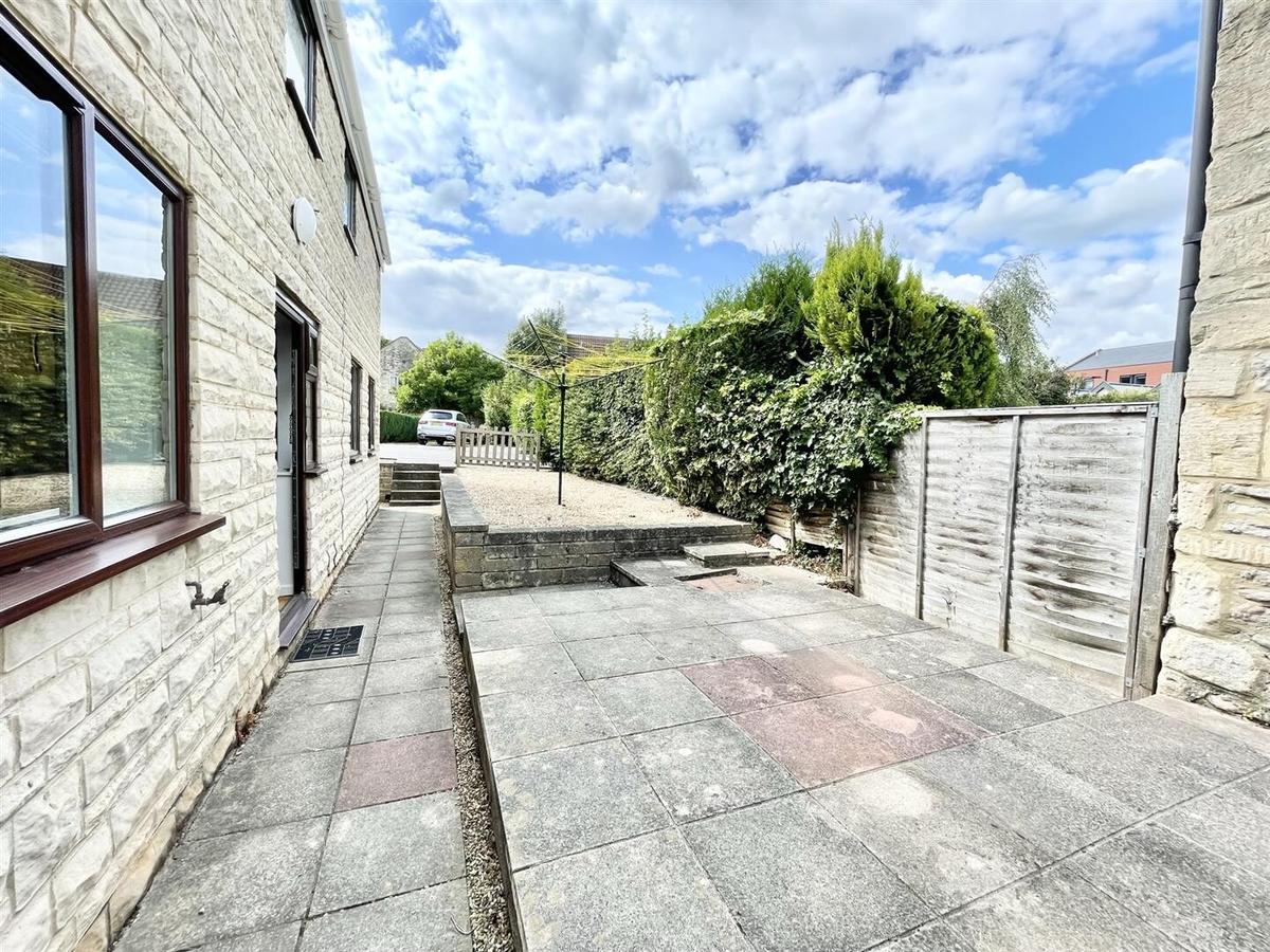 3 bedroom house for rent Twerton Farm Close, Bath, BA2 1BL UniHomes