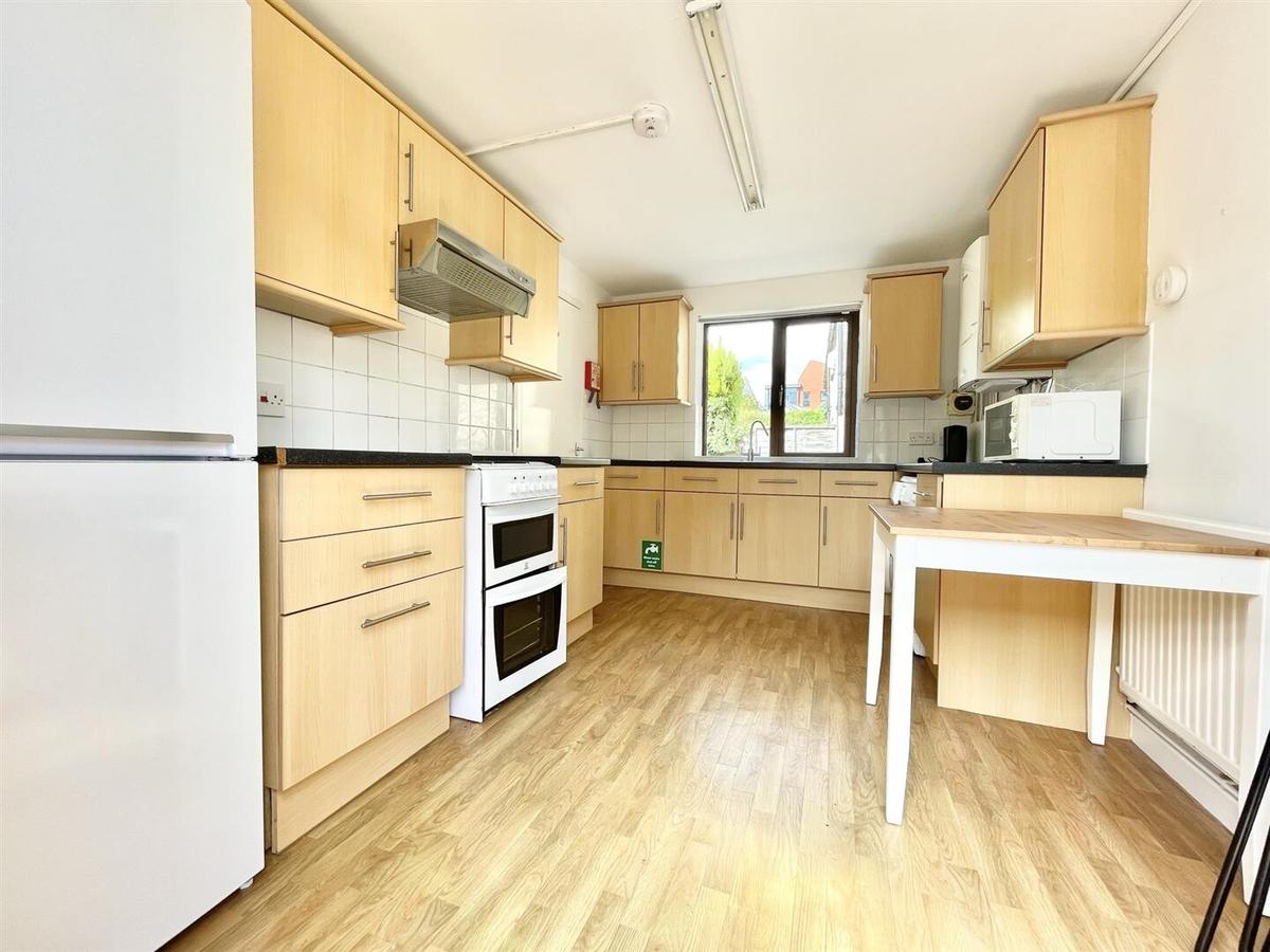 3 bedroom house for rent Twerton Farm Close, Bath, BA2 1BL UniHomes