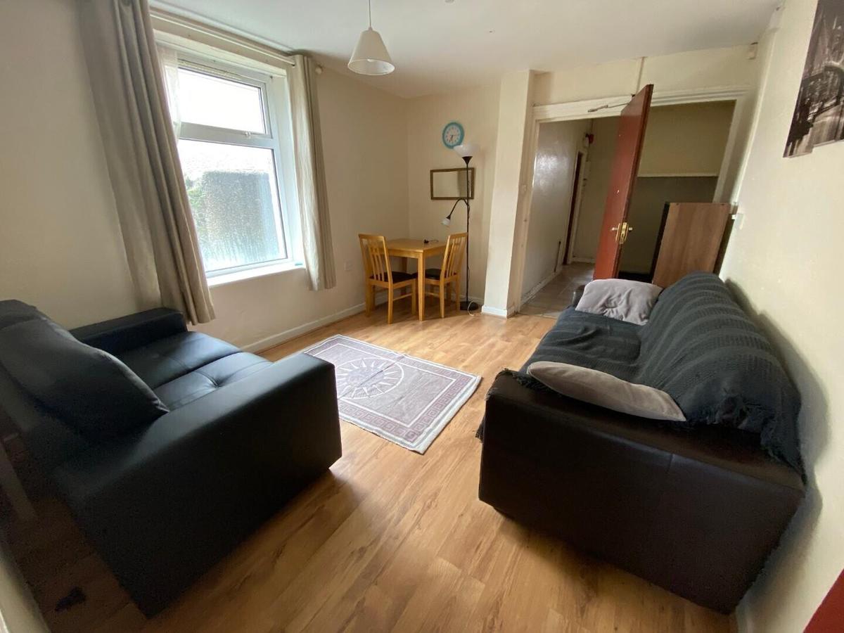 5 bedroom house for rent Cathays Terrace, Cardiff, CF24 4HS UniHomes