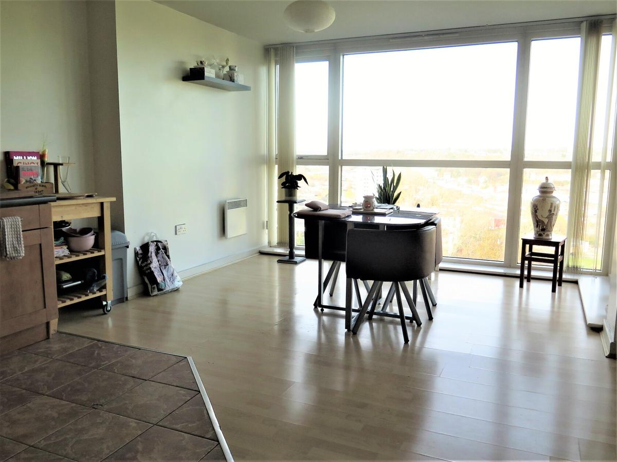 2 bedroom apartment on Elmwood Lane, City Centre, Leeds
