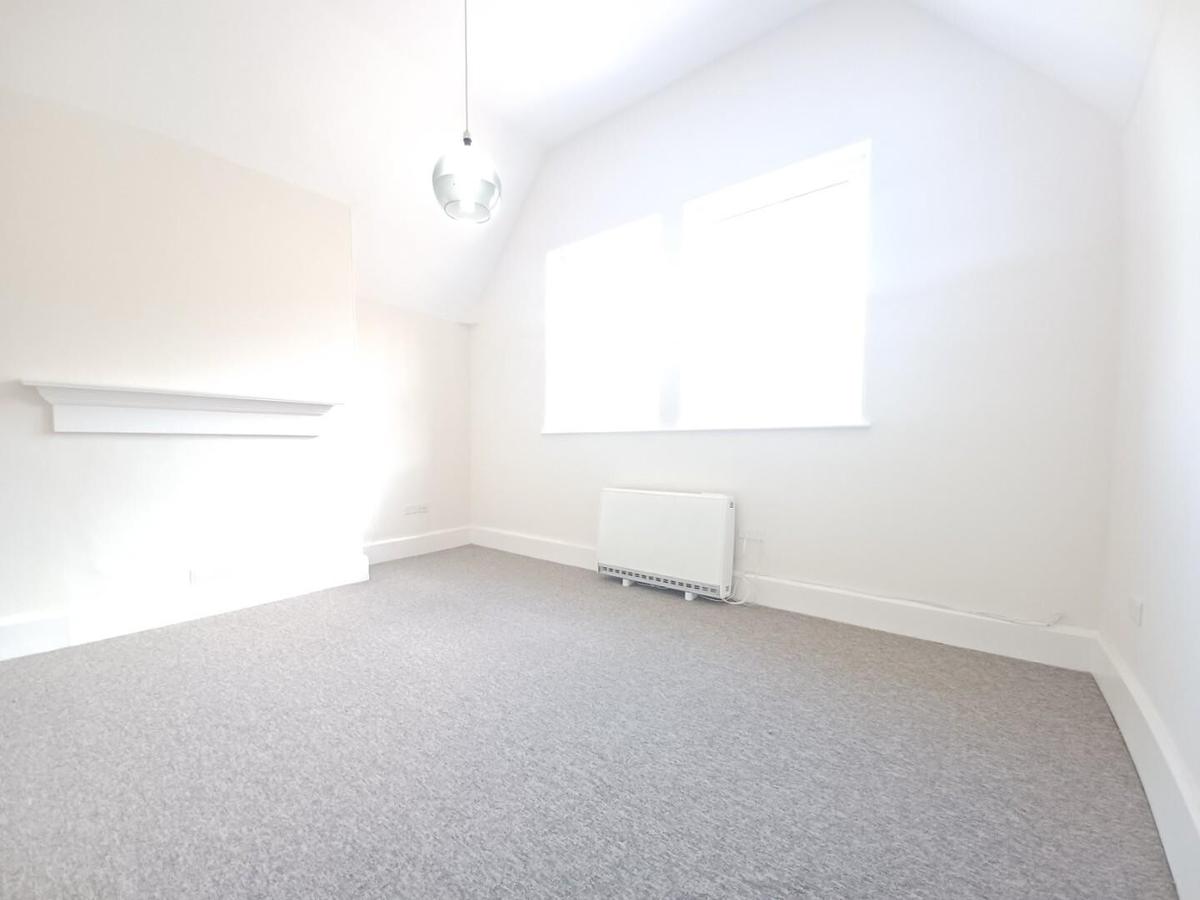 2 bedroom apartment for rent Grove Street, Flat 3, Bath, BA2 6PJ UniHomes