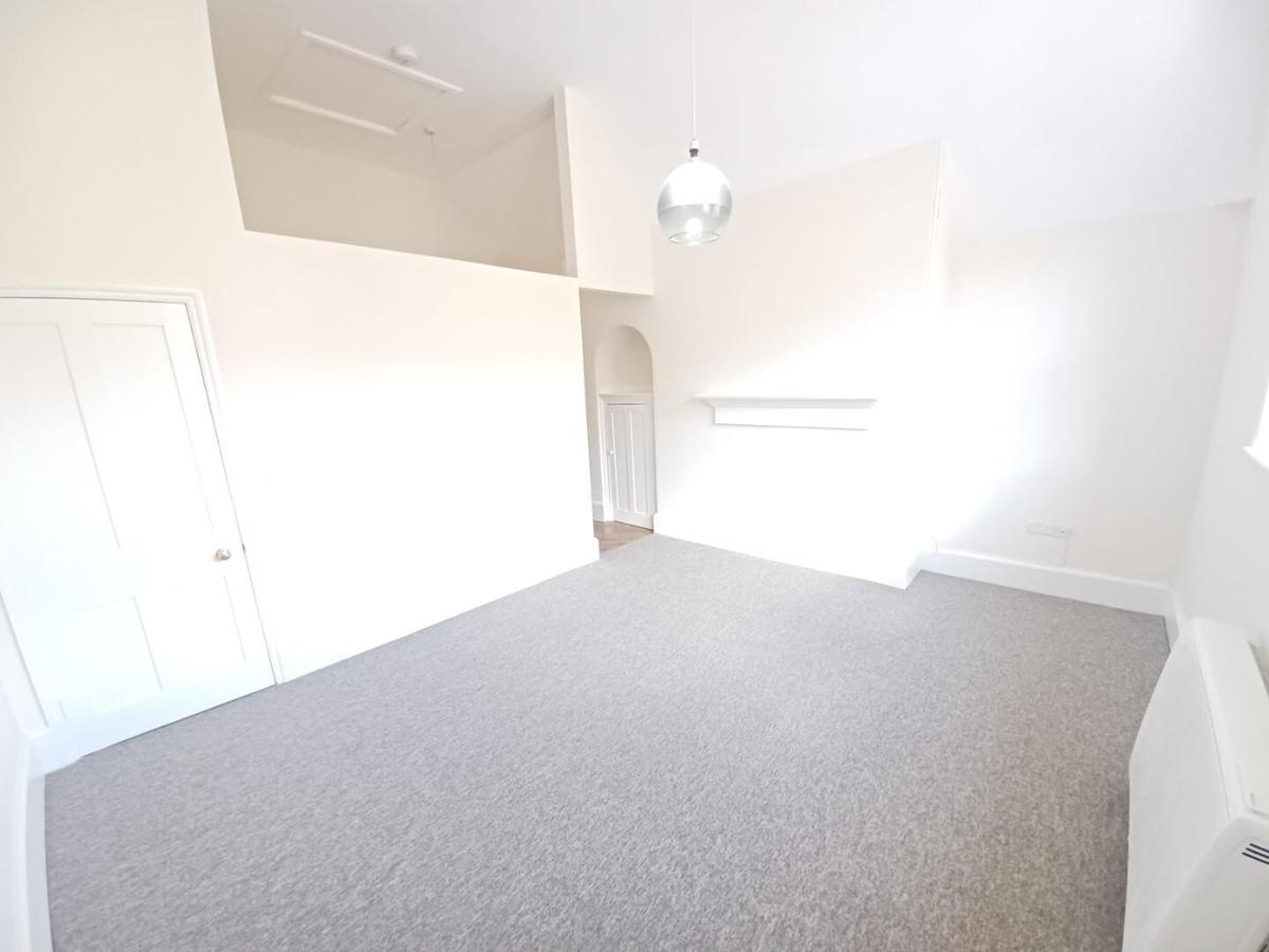 2 bedroom apartment for rent Grove Street, Flat 3, Bath, BA2 6PJ UniHomes