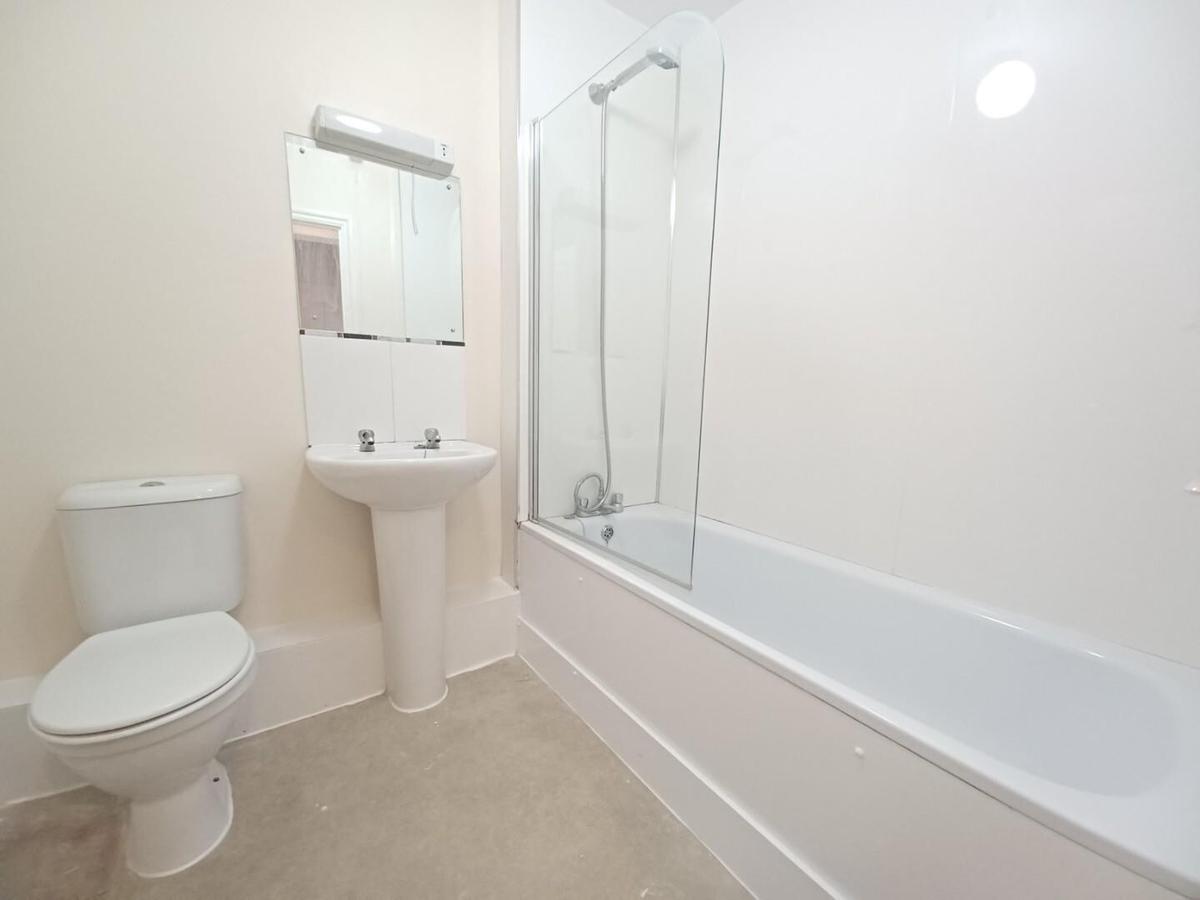 2 bedroom apartment for rent Grove Street, Flat 3, Bath, BA2 6PJ UniHomes