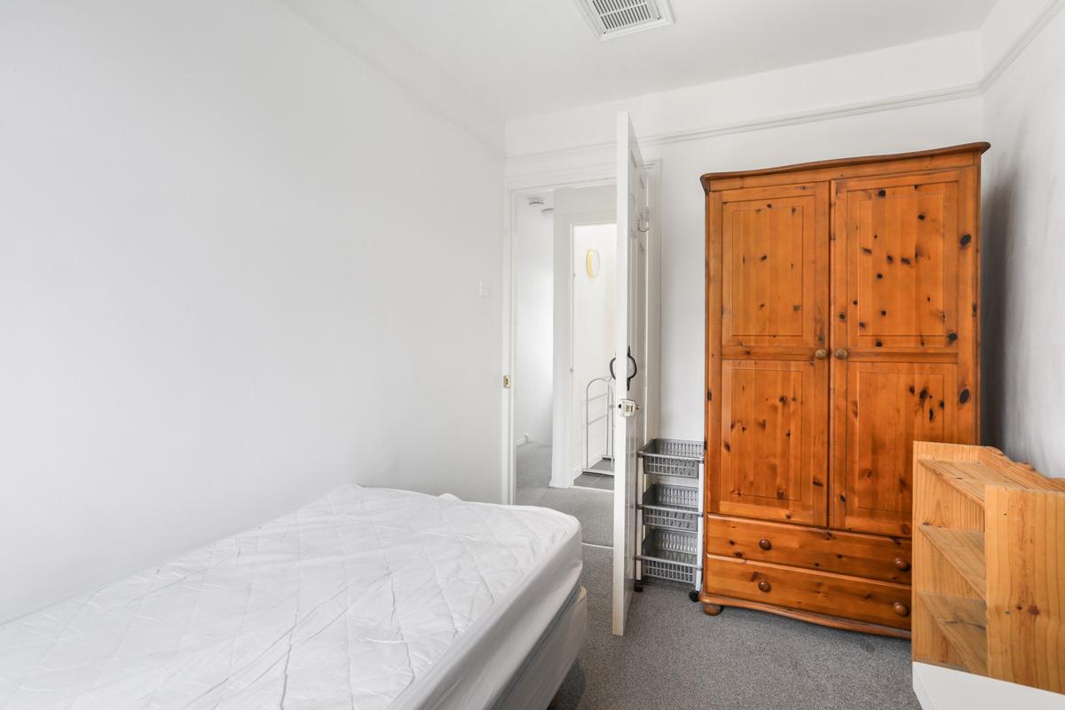 4 bedroom house for rent Weston Road, Surrey, GU2 8AW UniHomes