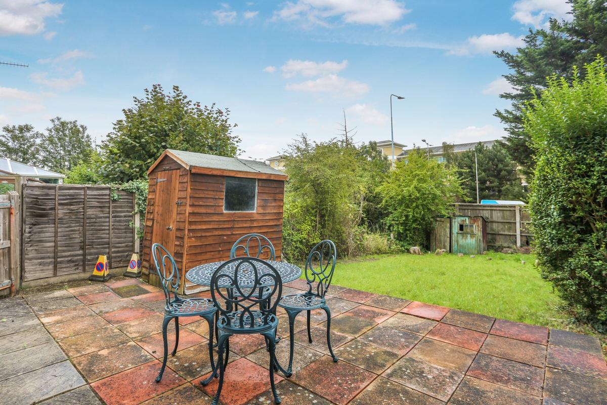 4 bedroom house for rent Weston Road, Surrey, GU2 8AW UniHomes