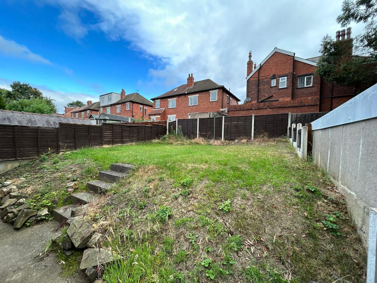 3 bedroom house for rent Derwentwater Grove, Leeds, LS6 3EN UniHomes