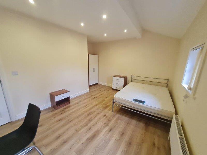 4 bedroom apartment for rent Wilmslow Road, Manchester, M14 6LD UniHomes