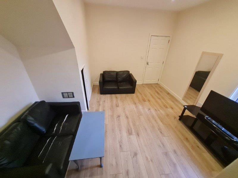 4 bedroom apartment for rent Wilmslow Road, Manchester, M14 6LD UniHomes