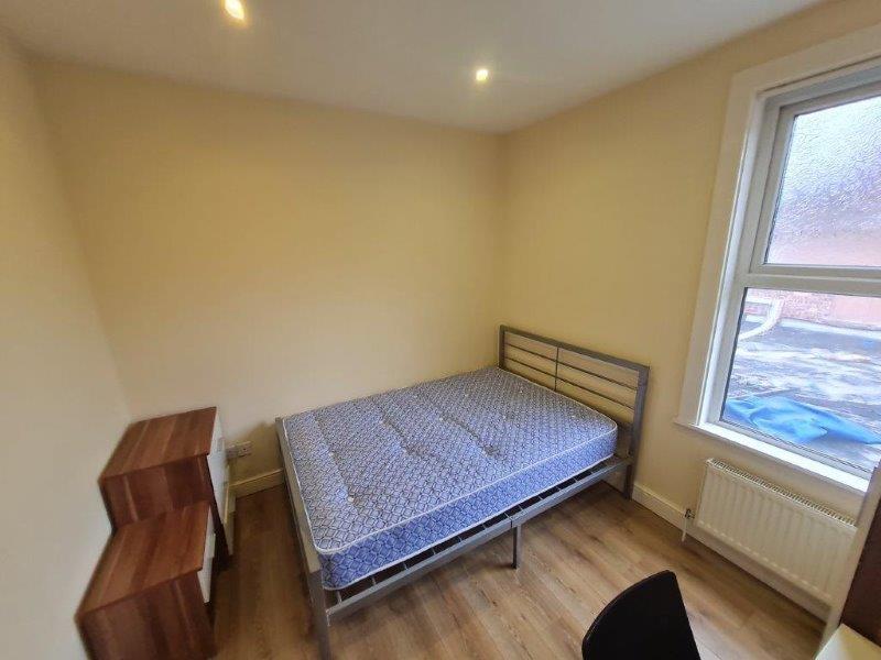 4 bedroom apartment for rent Wilmslow Road, Manchester, M14 6LD UniHomes