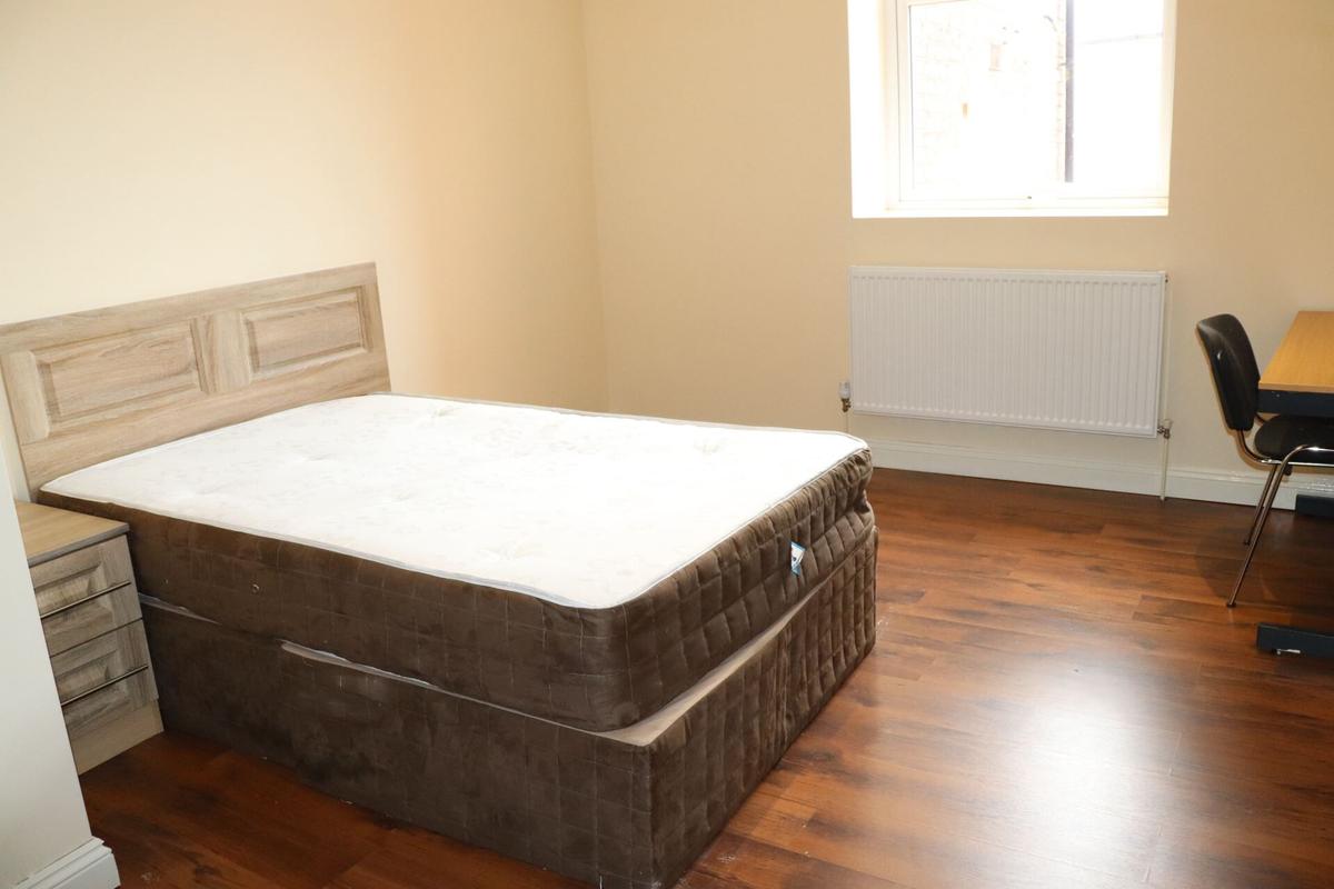 8 bedroom house for rent University Road, Leicester, LE1 7RA UniHomes