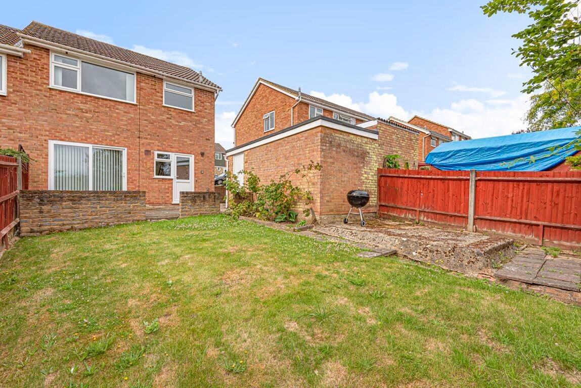 4 bedroom house for rent Oakfields, Surrey, GU3 3AU UniHomes