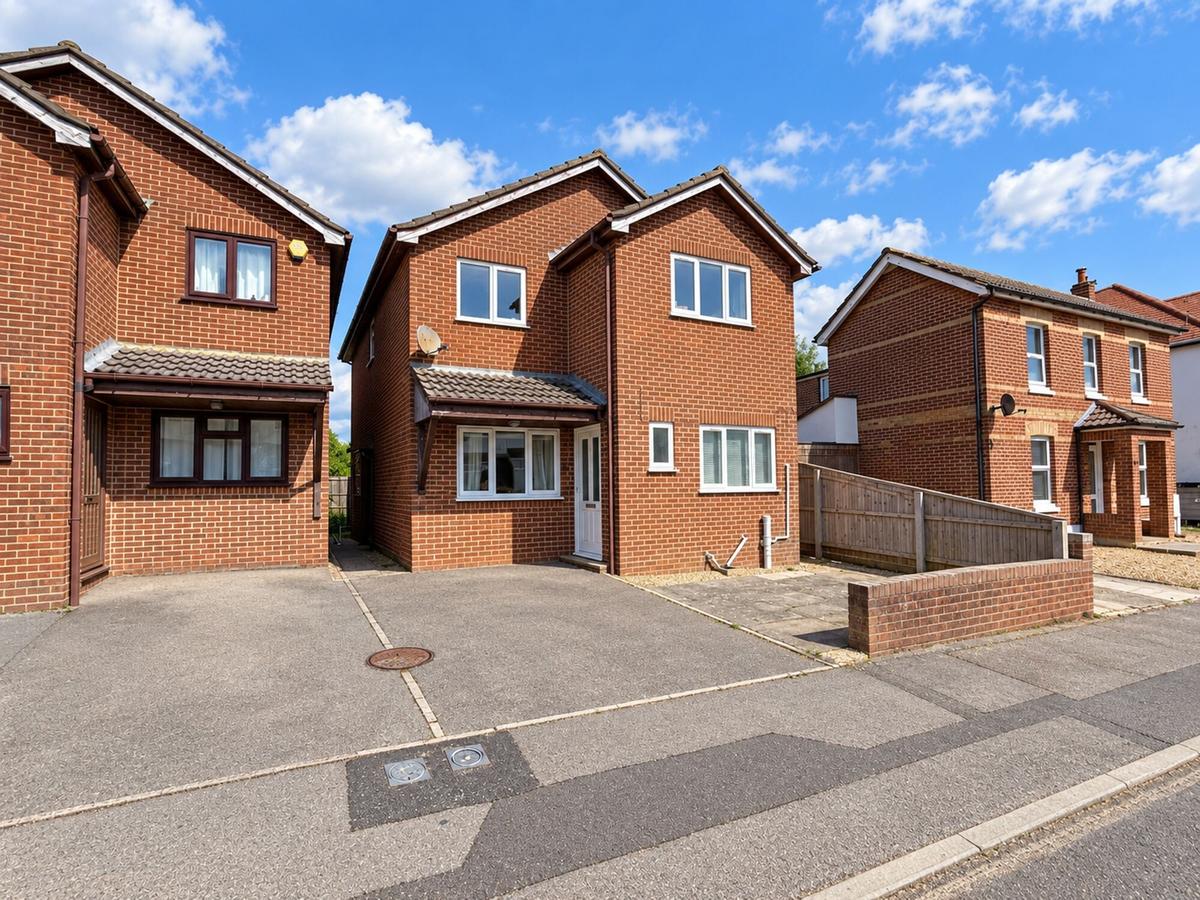 6 bedroom house on Cardigan Road, Winton, Bournemouth