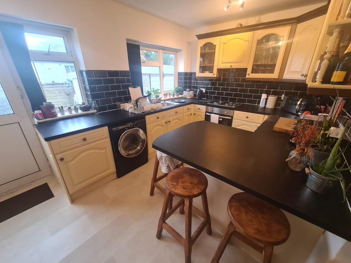 2 bedroom house on Argie Avenue, Burley, Leeds