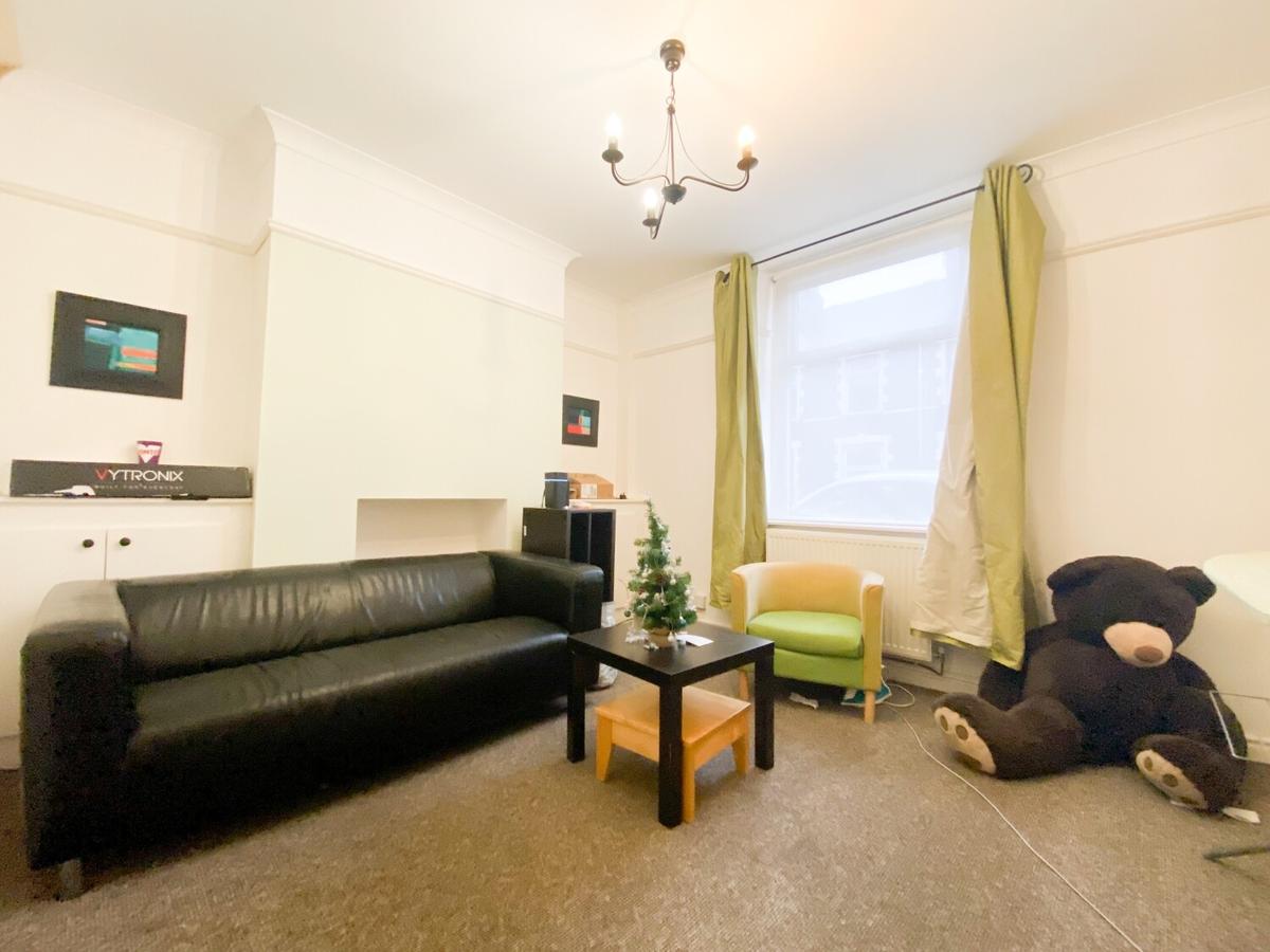 4 bedroom house for rent Emerald Street, Cardiff, CF24 1QA UniHomes