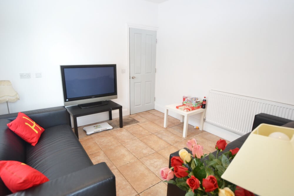 6 bedroom house for rent Wilford Lane, Nottingham, NG2 7QZ UniHomes