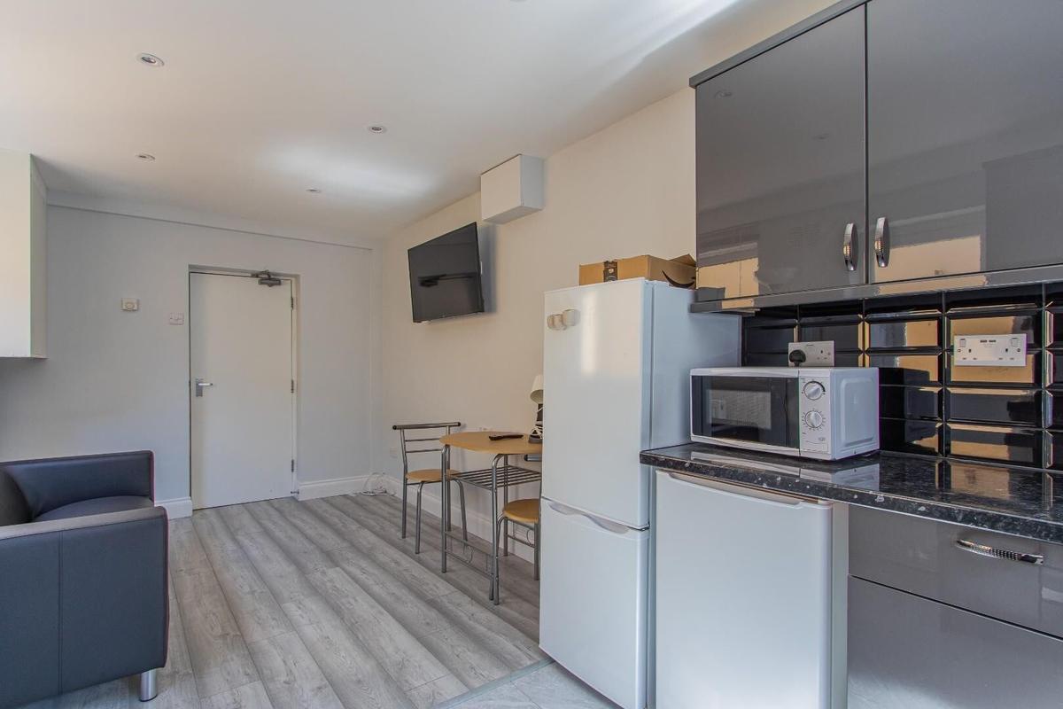 5 bedroom house for rent Minister Street, Cardiff, CF24 4HR UniHomes