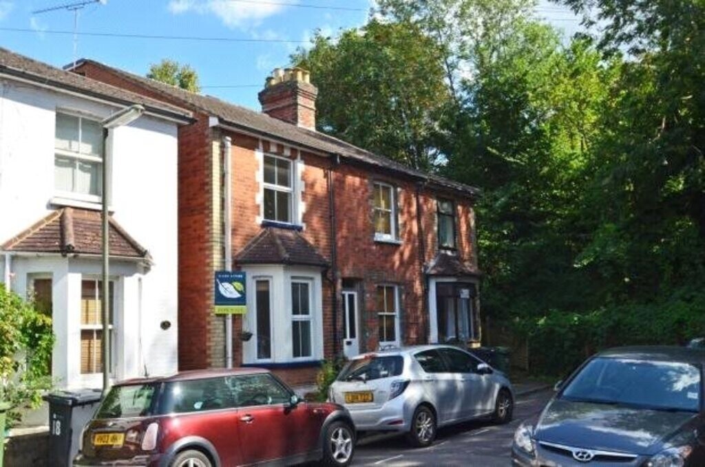 5 bedroom house for rent Sycamore Road, Surrey, GU1 1HJ UniHomes