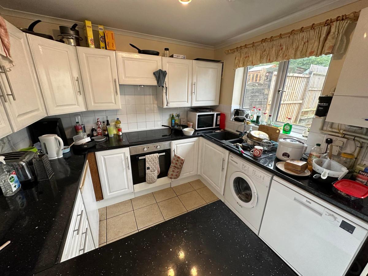 6 bedroom house for rent Hillcrest Drive, Bath, BA2 1HE UniHomes