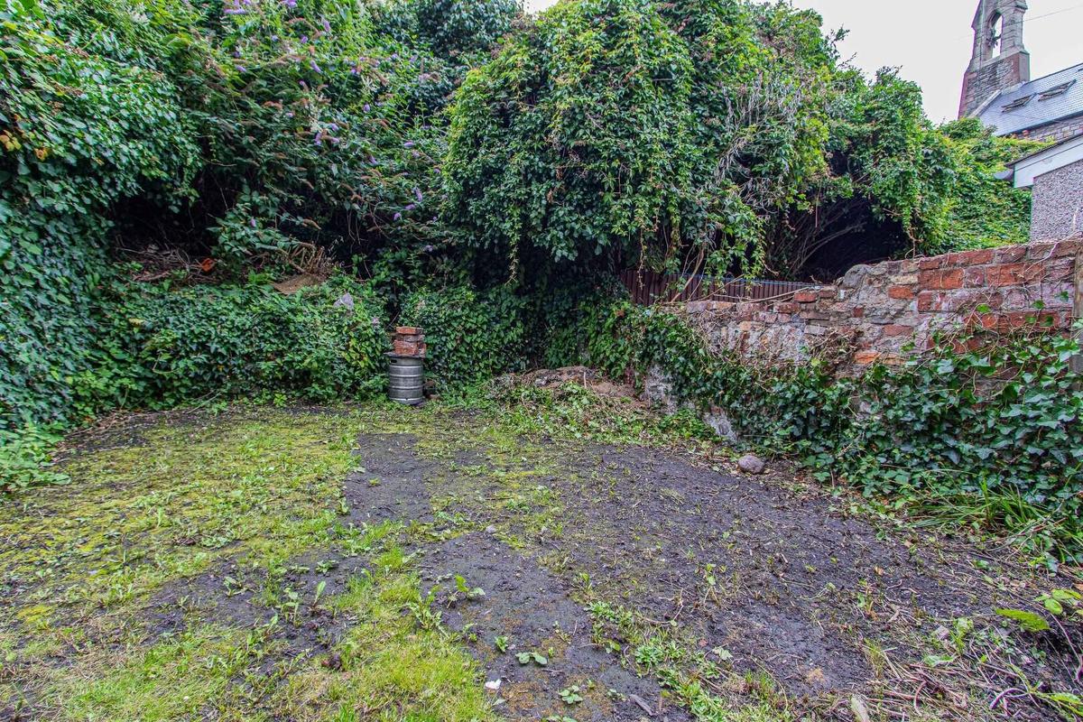 4 bedroom house for rent Adamsdown Square, Cardiff, CF24 0EZ UniHomes