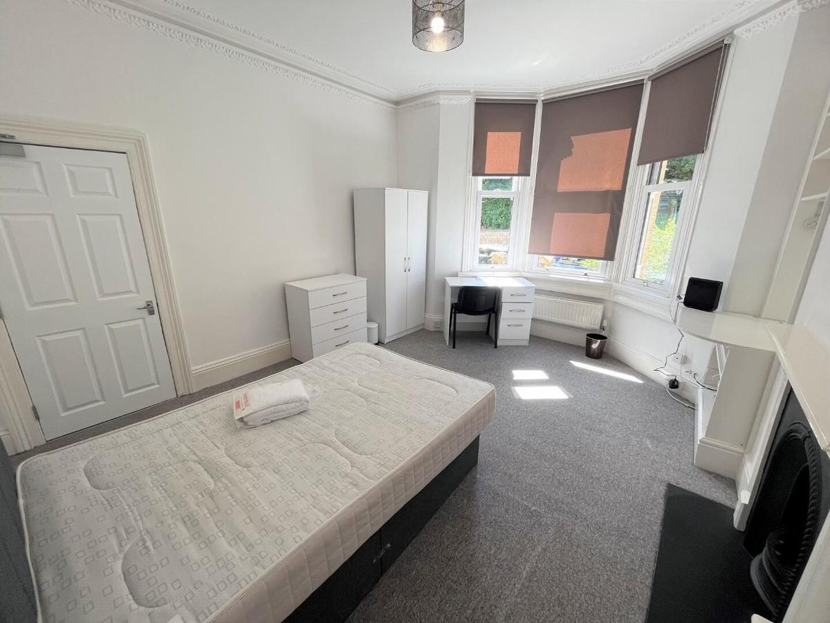 7 bedroom house for rent Lower Oldfield Park, Bath, BA2 3HP UniHomes