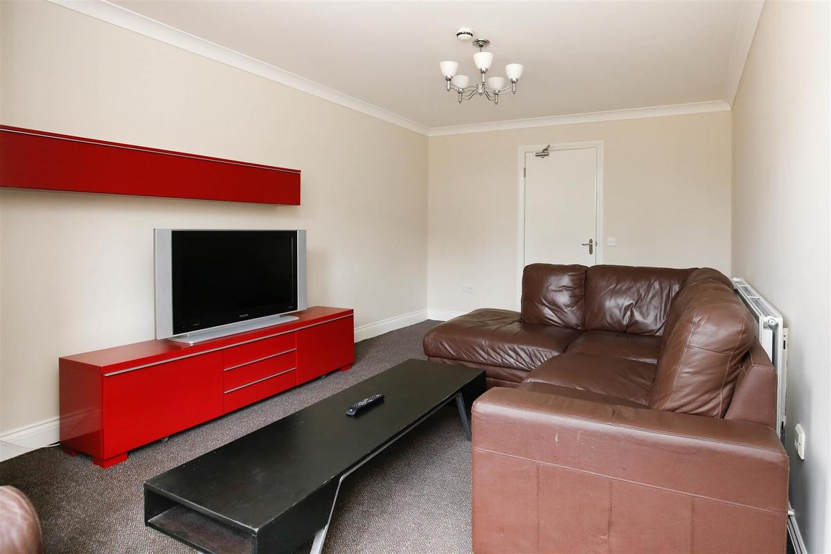 4 bedroom apartment for rent Heaton Road, Newcastle, NE6 1SB UniHomes