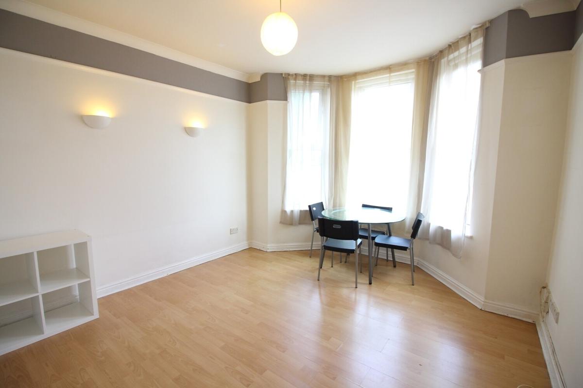 2 bedroom apartment for rent Court, Cardiff, CF24 1DP UniHomes