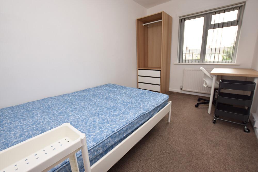 5 bedroom house for rent London Road, 24/25, Northampton, NN4 8AS