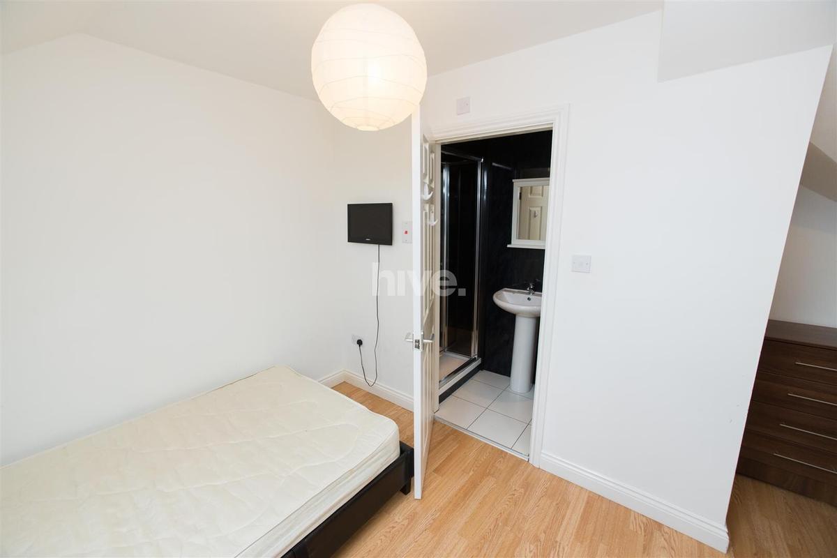 4 bedroom apartment for rent Fenham Road, Newcastle, NE4 5AE UniHomes