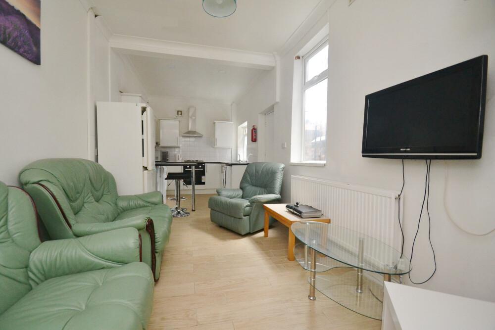 5 bedroom house for rent Standish Road, Manchester, M14 6NP UniHomes