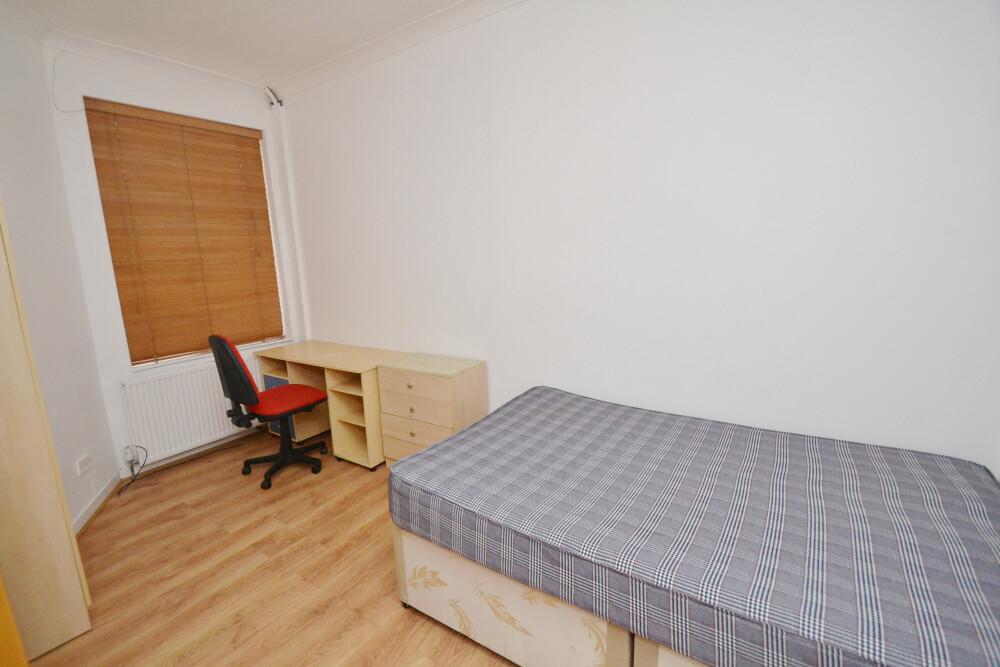 5 bedroom house for rent Standish Road, Manchester, M14 6NP UniHomes