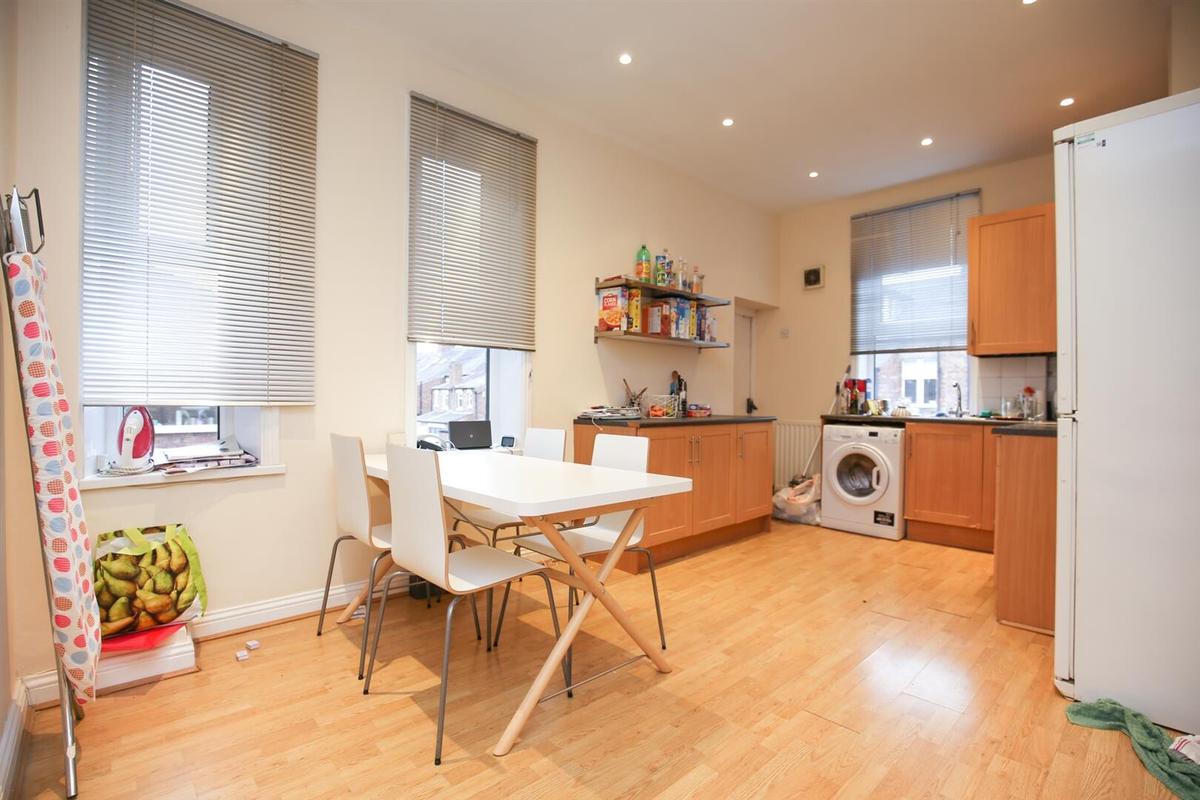 4 bedroom apartment for rent Newlands Road, Newcastle, NE2 3NT UniHomes