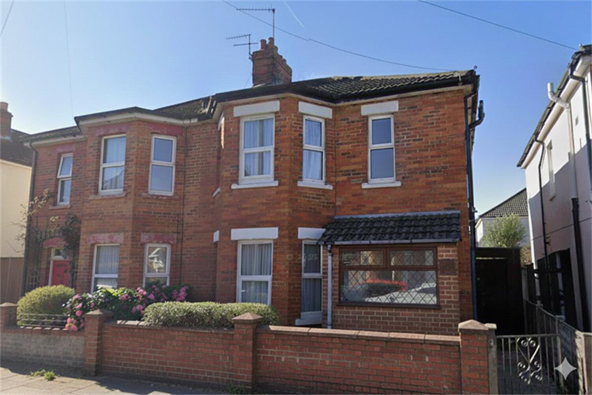 5 bedroom house on Shelbourne Road, Charminster, Bournemouth