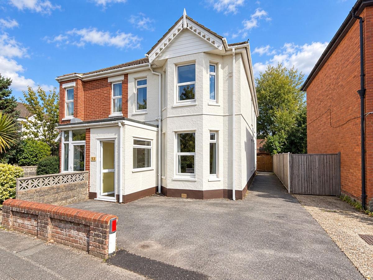 6 bedroom house on Talbot Road, Winton, Bournemouth